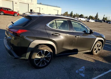 2019 Lexus Ux 200 z USA, uszkodzony, nr VIN JTHY3JBH7K2002241